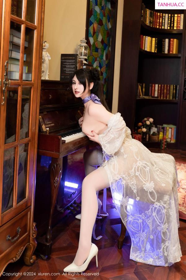 陈诗诗 诗诗 [XiuRen]高清写真图 2024.09.26 No.9214 诗诗kiki 美臀丝袜第84张图片